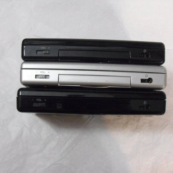 Nintendo DS Lite - Picture 2 of 6